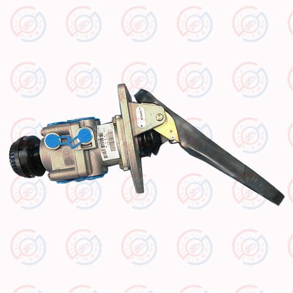 KLQ6119-bus-brake-master-cylinder-35VN3-14020-front.jpg KLQ6119-bus-brake-master-cylinder-35VN3-14020-front.jpg